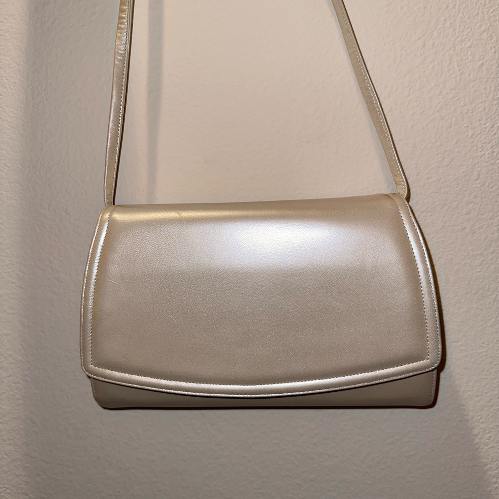 PEARLY WHITE PURSE